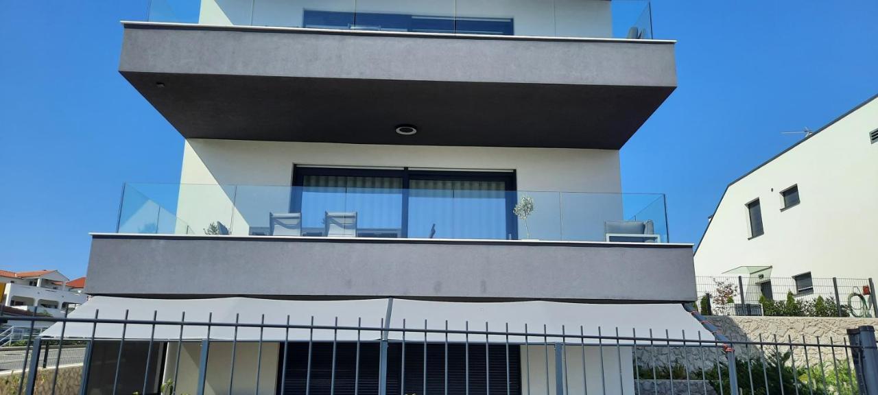 Sun Residence Krk Крк Экстерьер фото